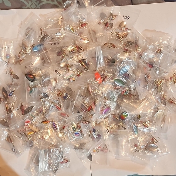 25 Pack of roostertail fishing lures - Picture 1 of 4